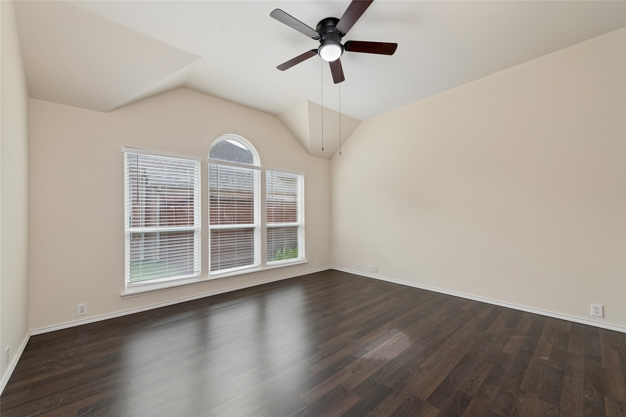 207 Meredith Court Irving TX 75063