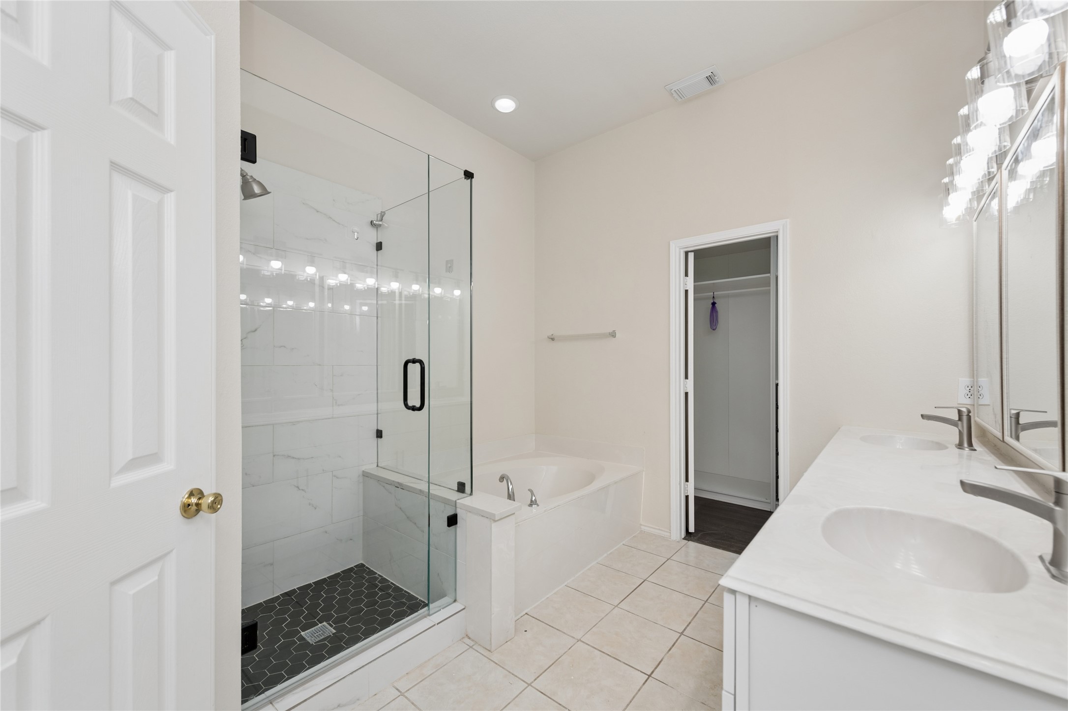 207 Meredith Court Irving TX 75063