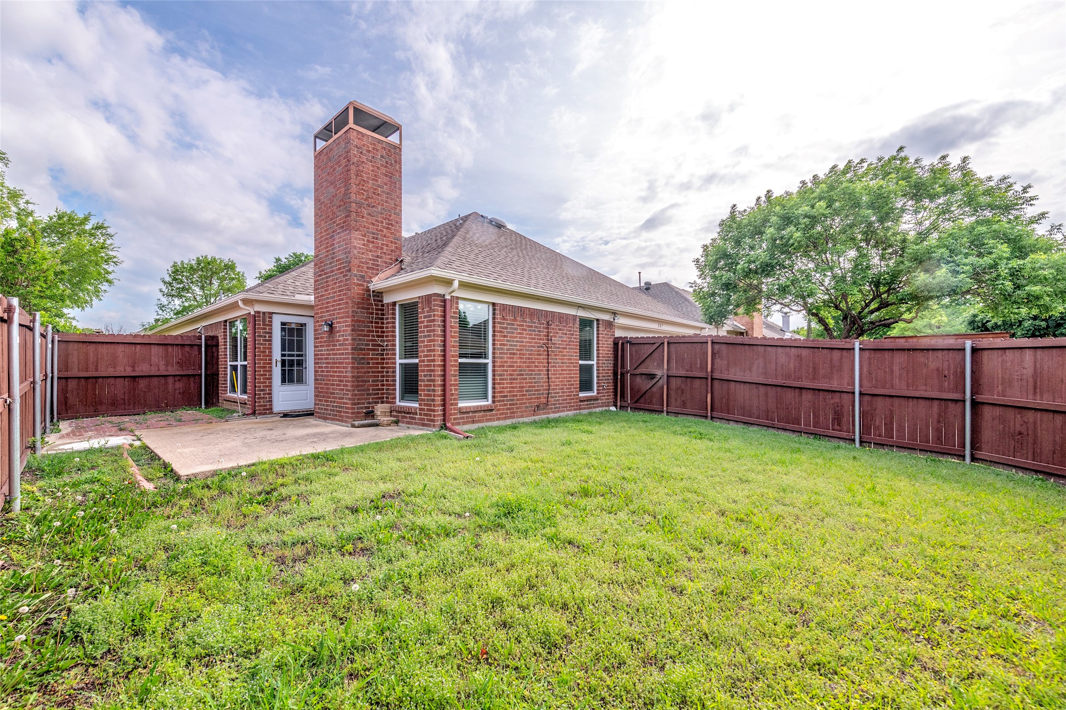 207 Meredith Court Irving TX 75063
