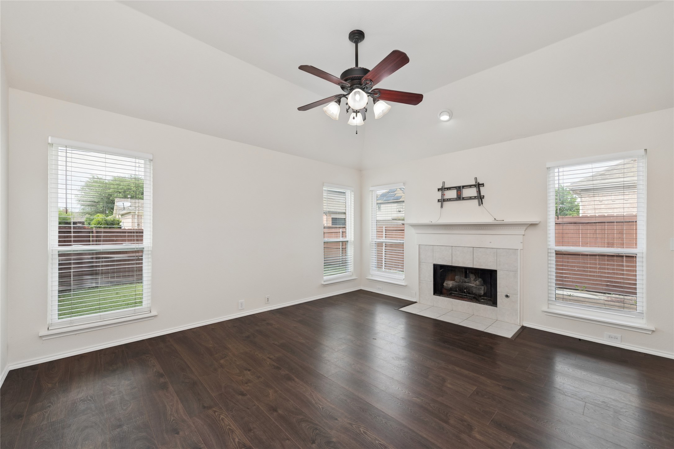 207 Meredith Court Irving TX 75063