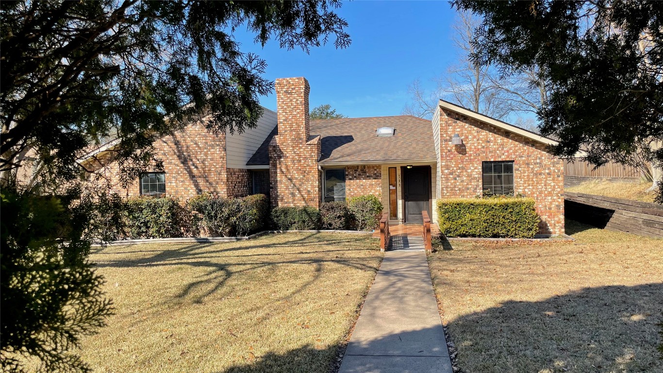 709 Angle Ridge Circle Garland TX 75043