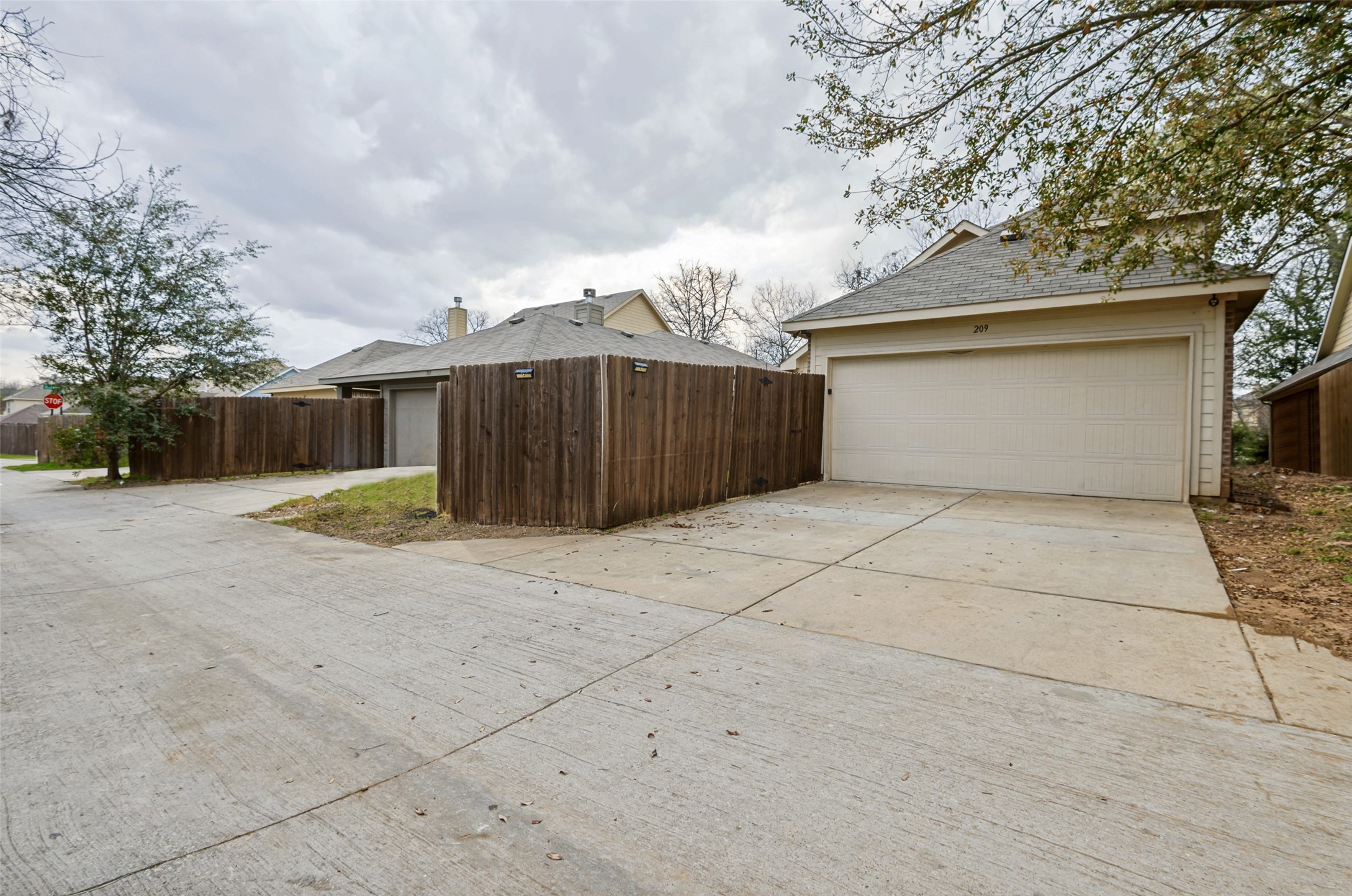 209 Riverdell Court Lancaster TX 75146