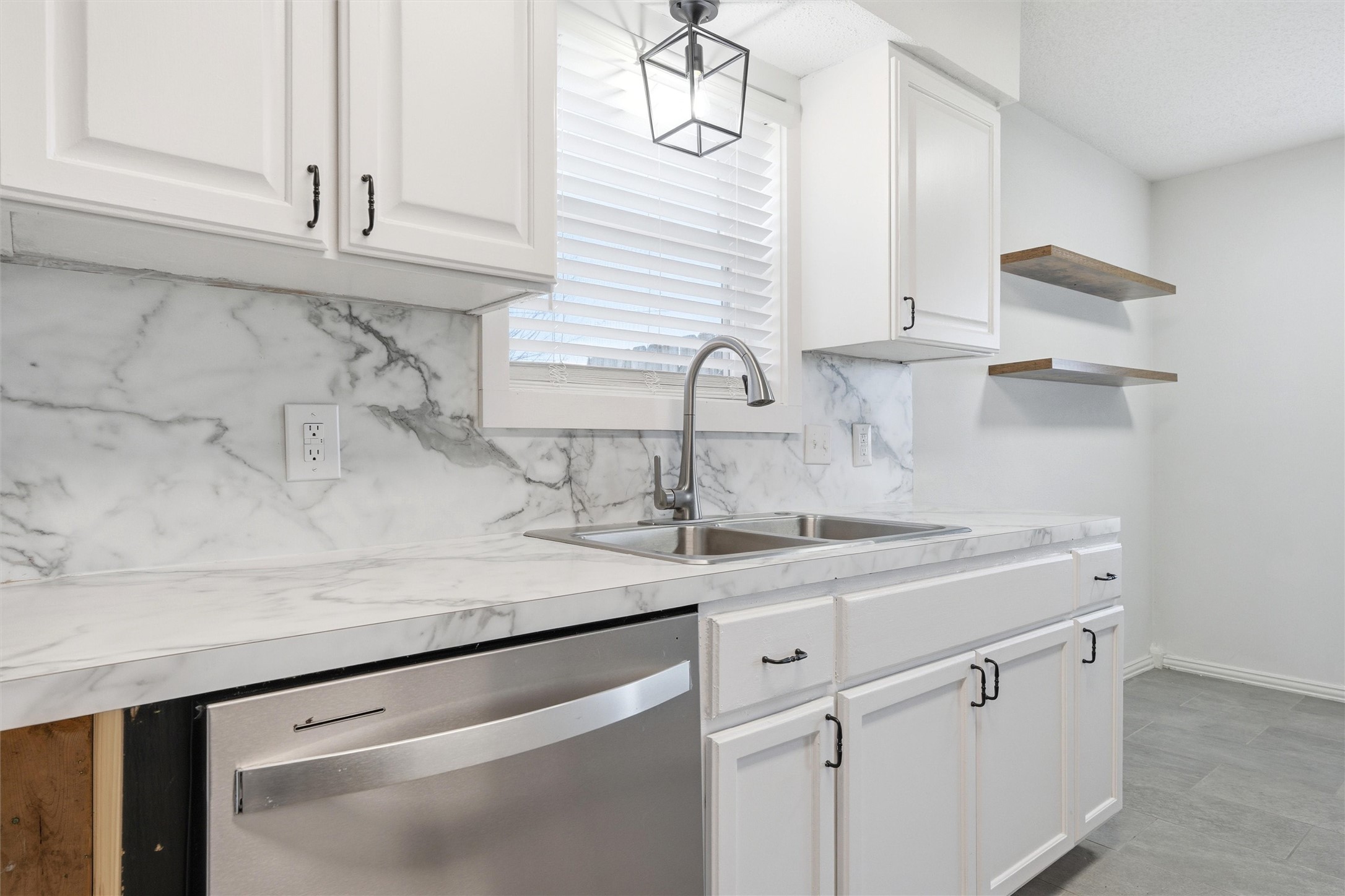 922 Vail Highlands Drive Hewitt TX 76643