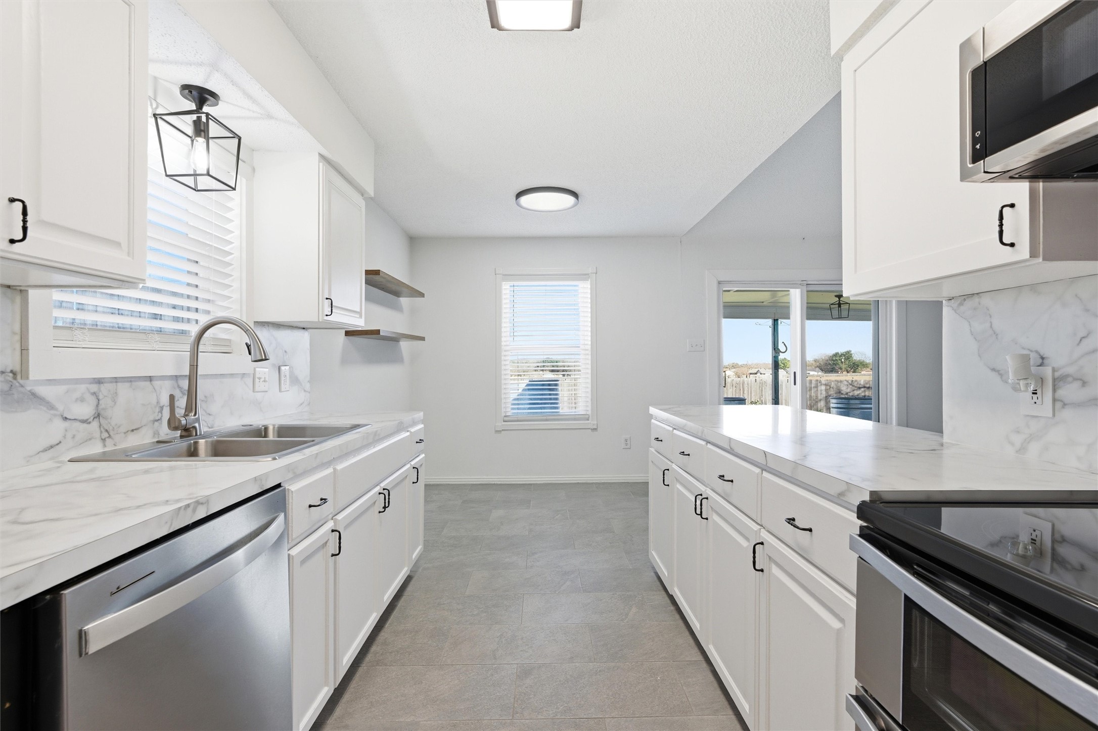 922 Vail Highlands Drive Hewitt TX 76643