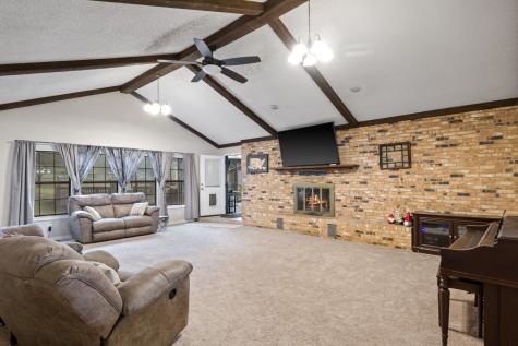 195 County Road 4164 Pittsburg TX 75686