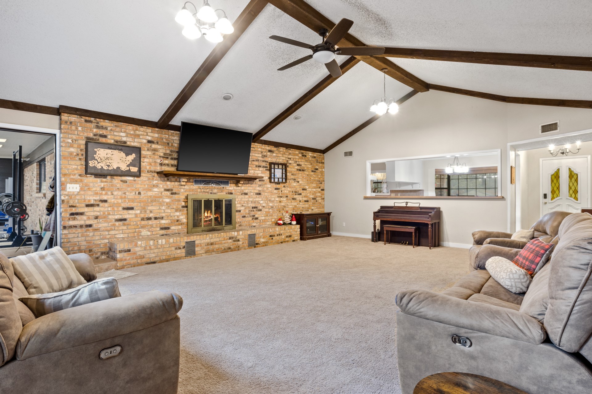 195 County Road 4164 Pittsburg TX 75686