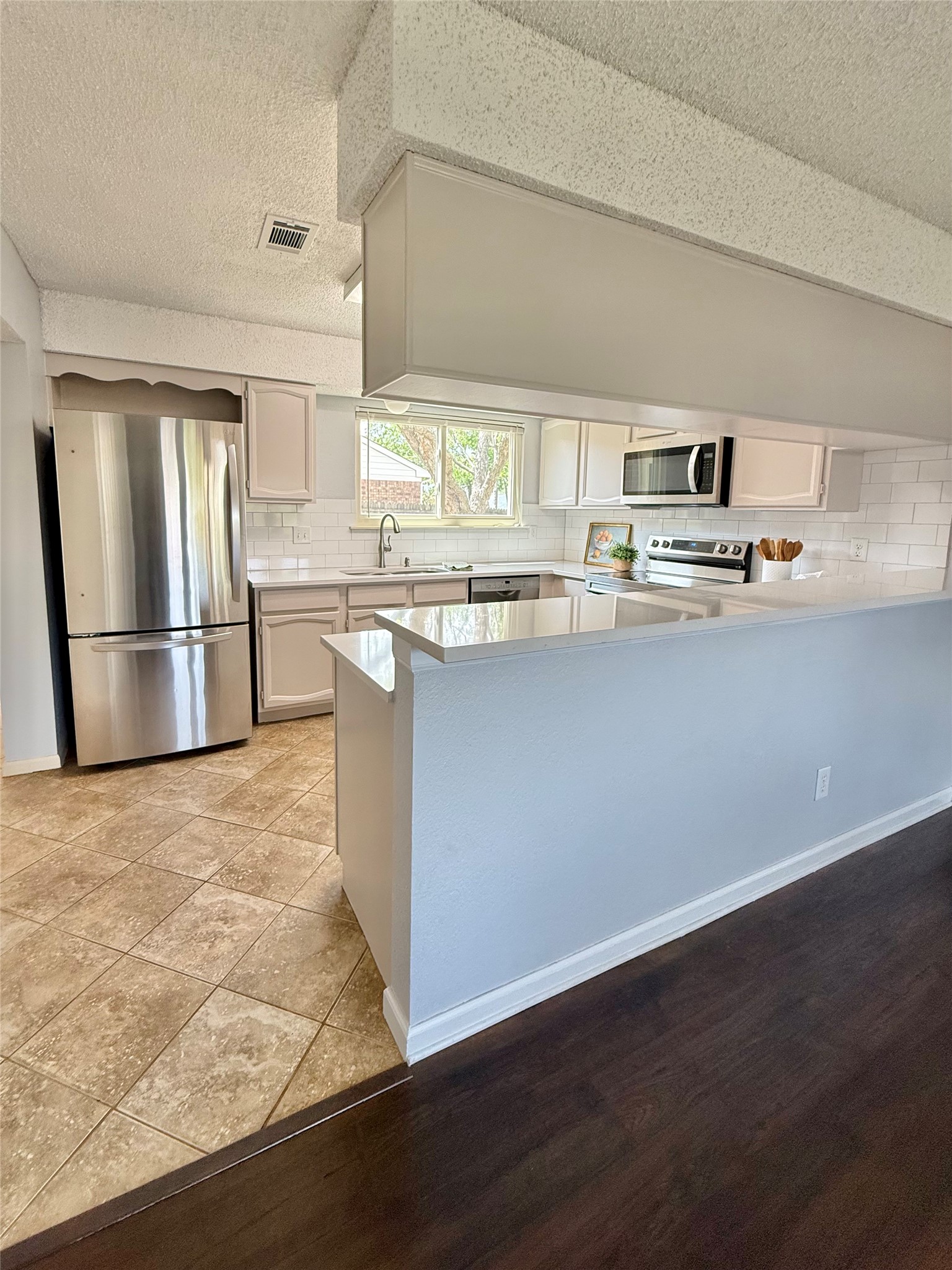 2621 Bayberry Lane Euless TX 76039