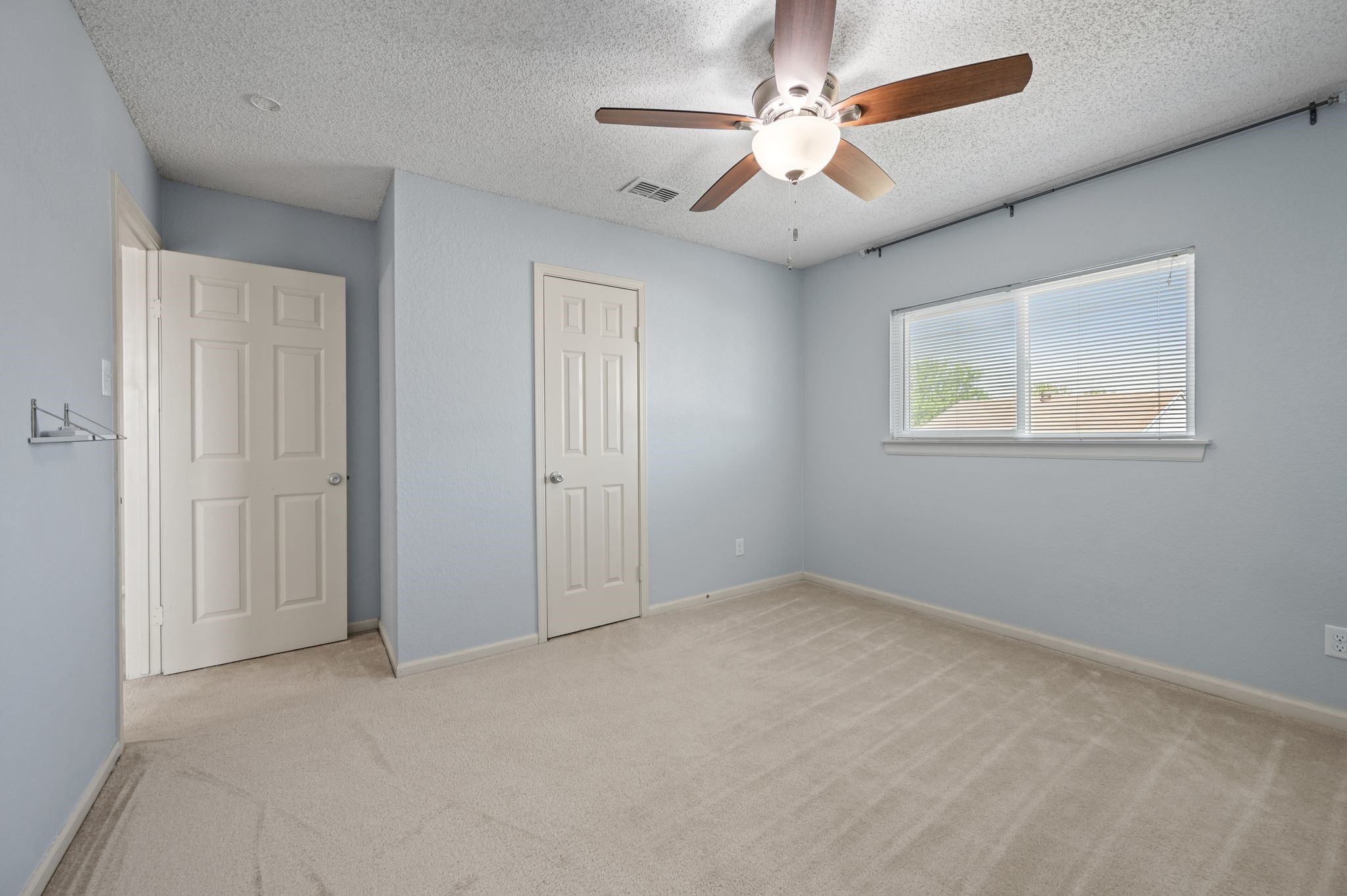 2621 Bayberry Lane Euless TX 76039
