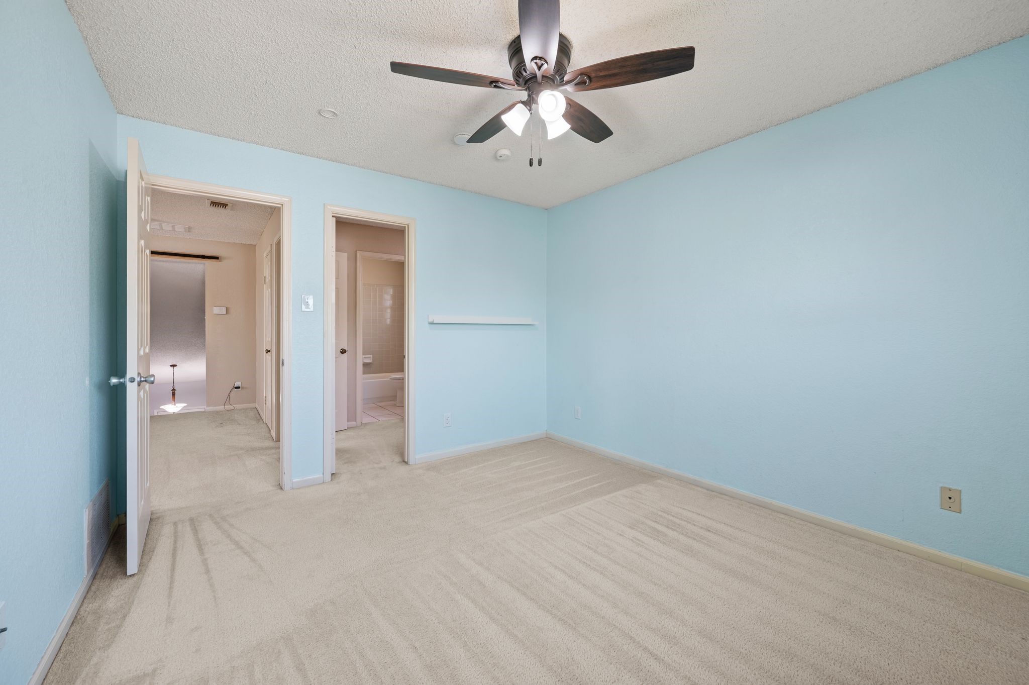 2621 Bayberry Lane Euless TX 76039