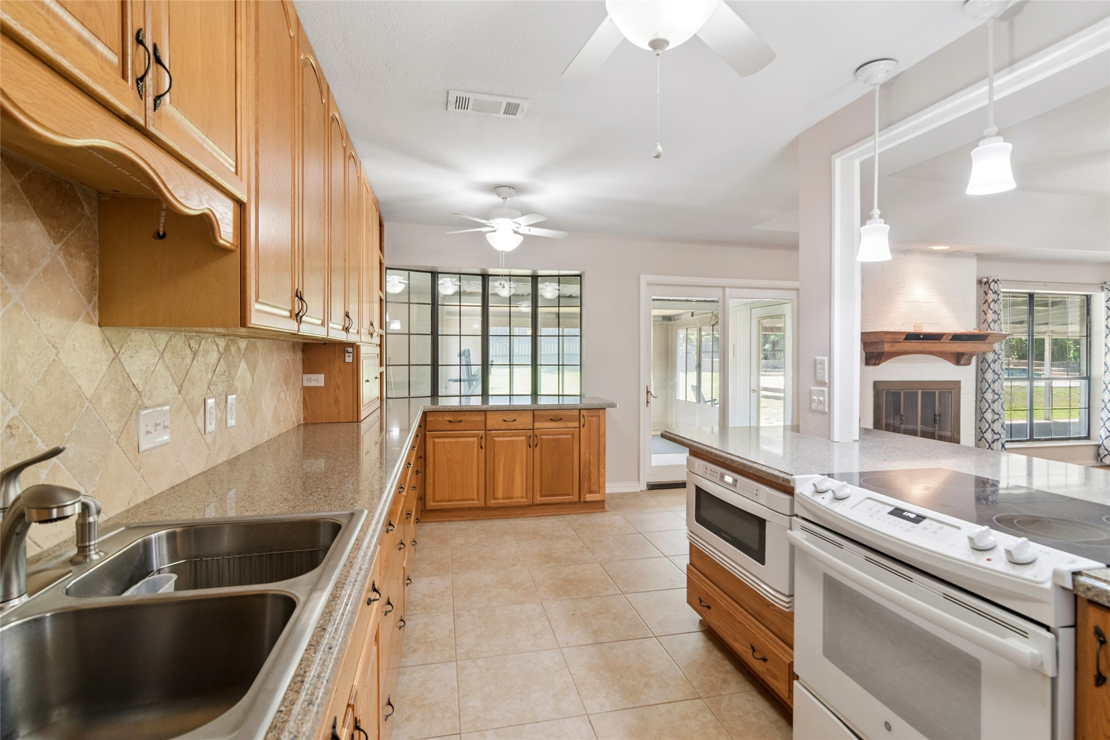 130 Clinton Lane Midlothian TX 76065