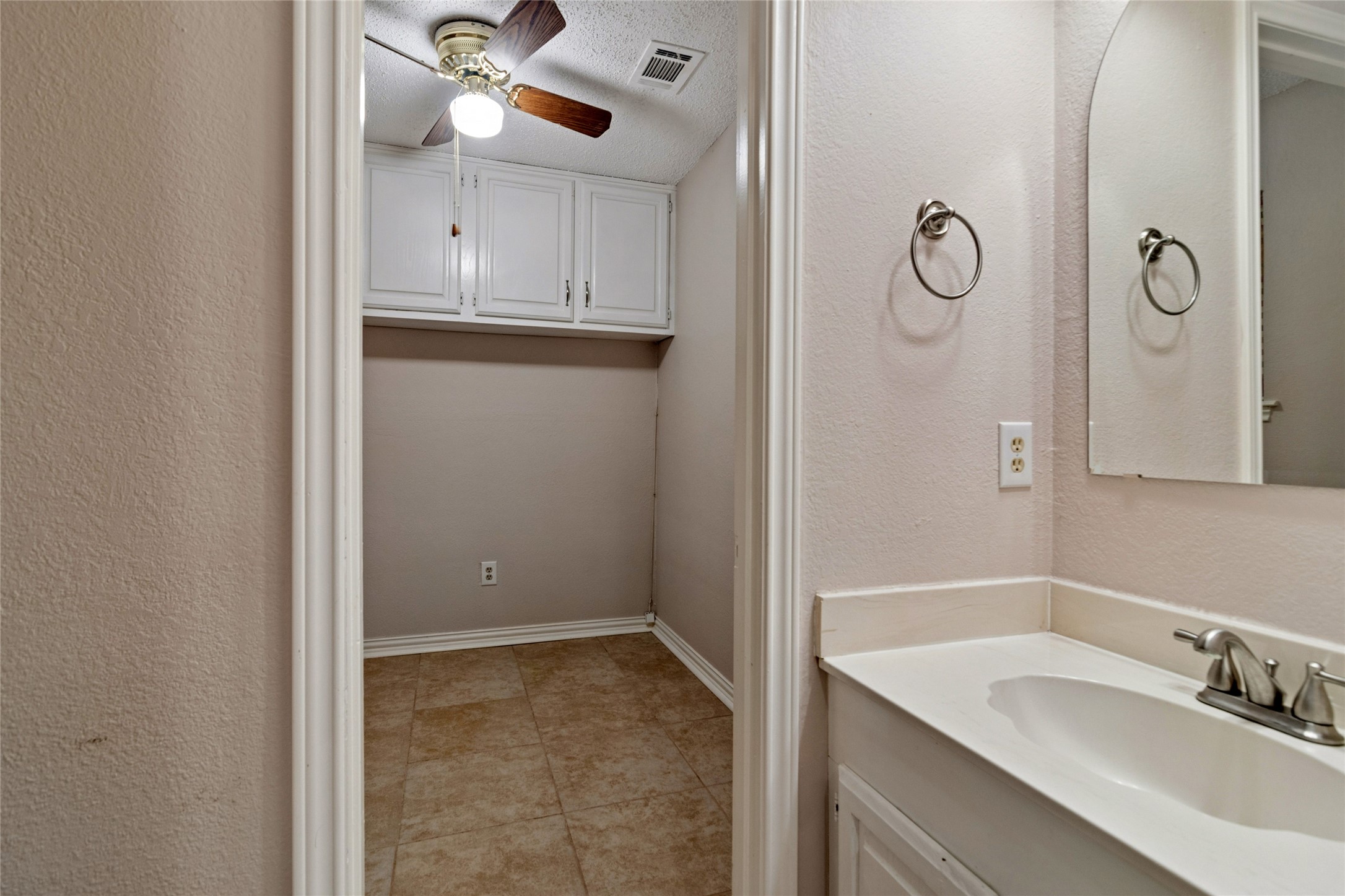 130 Clinton Lane Midlothian TX 76065