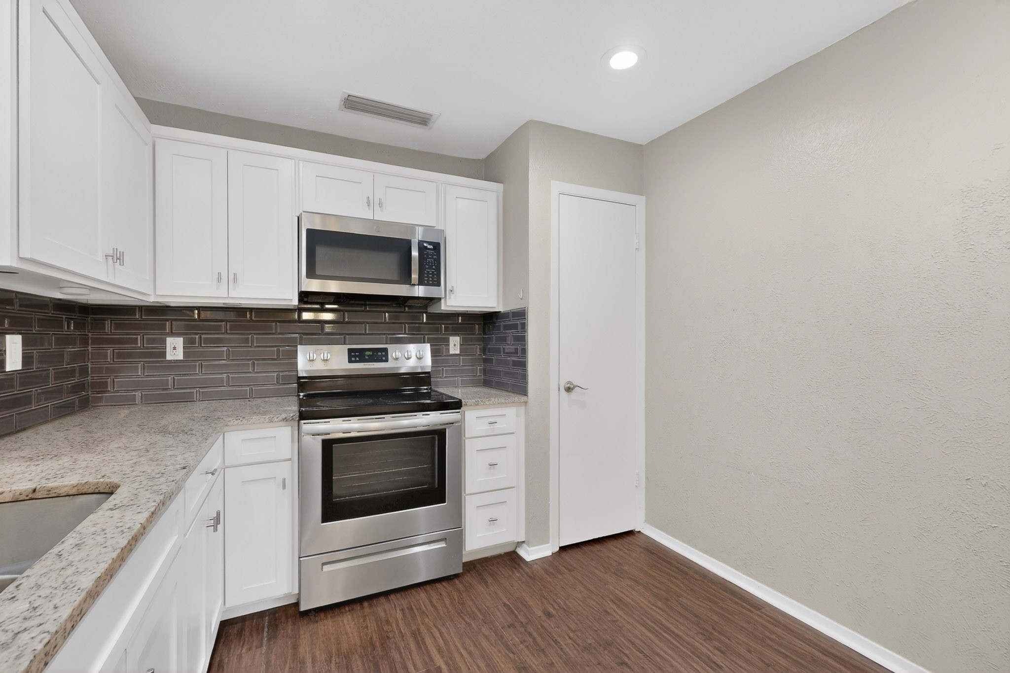 1620 Glenhill Lane Lewisville TX 75077