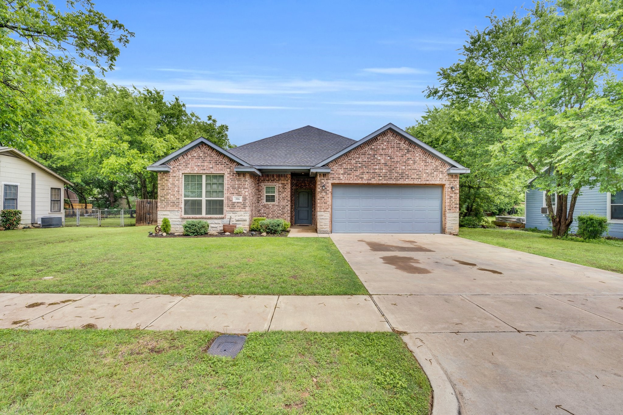 306 N Pendell Avenue Cleburne TX 76033