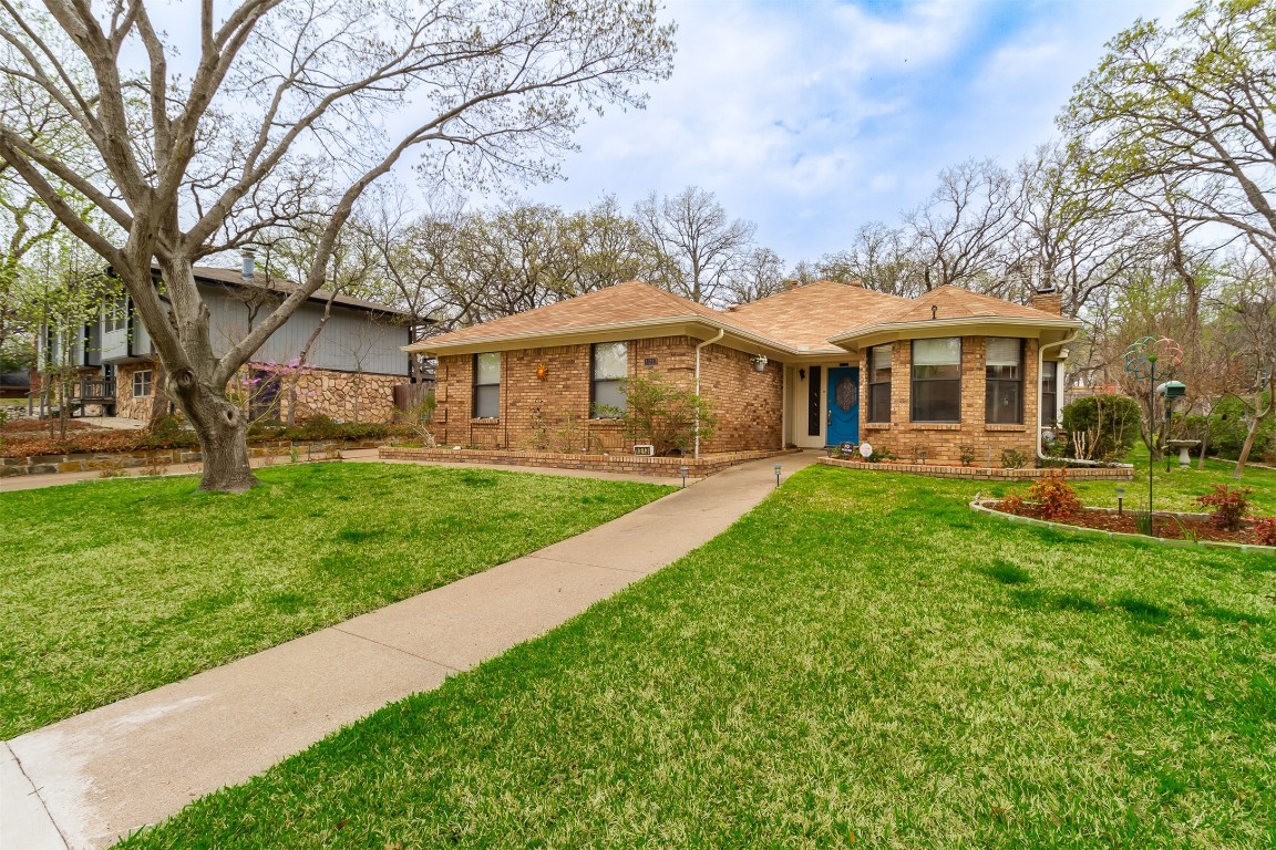 1213 Donna Lane Bedford TX 76022
