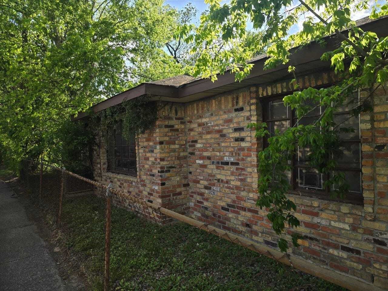 5118 Cortelyou Lane Houston TX 77021