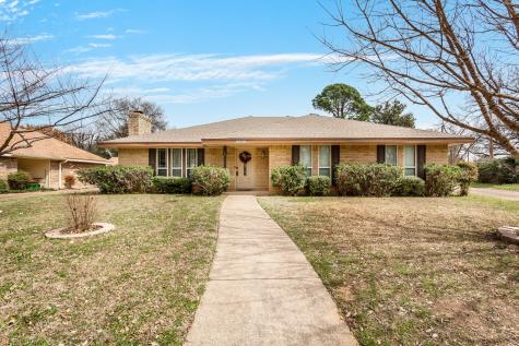 2306 Silver Horn Court Grand Prairie TX 75050