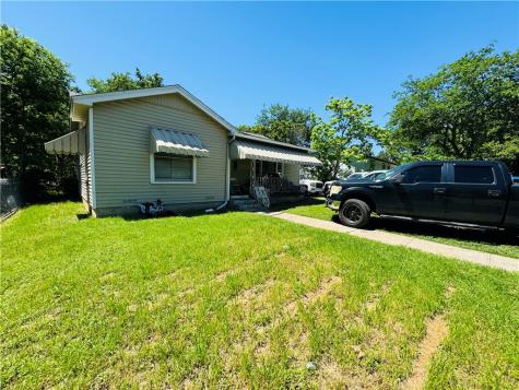 1813 Travis Street Waco TX 76711