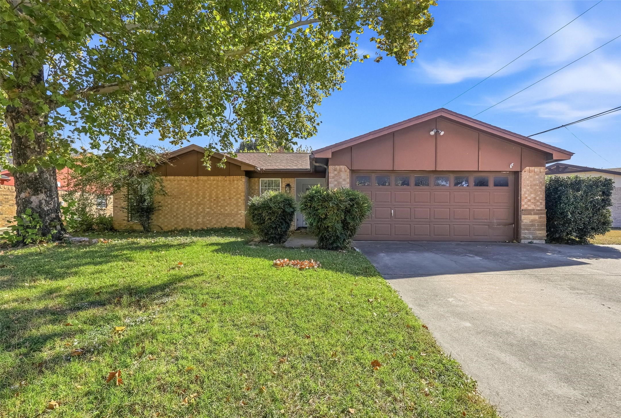 657 Evelyn Lane Burleson TX 76028