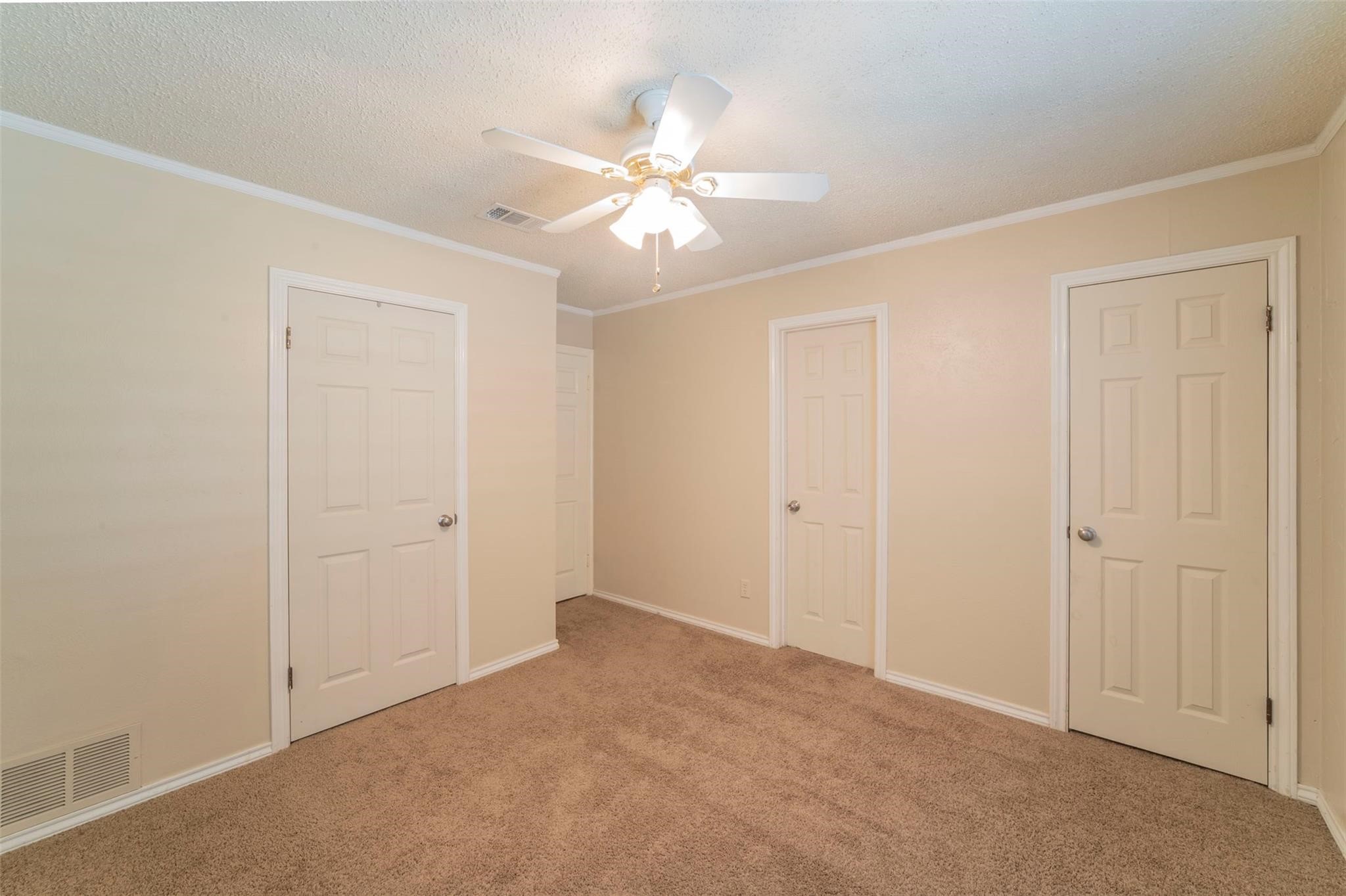 1804 Lincolnshire Drive Bedford TX 76021