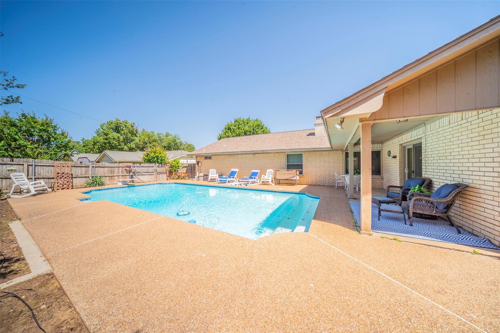 1804 Lincolnshire Drive Bedford TX 76021