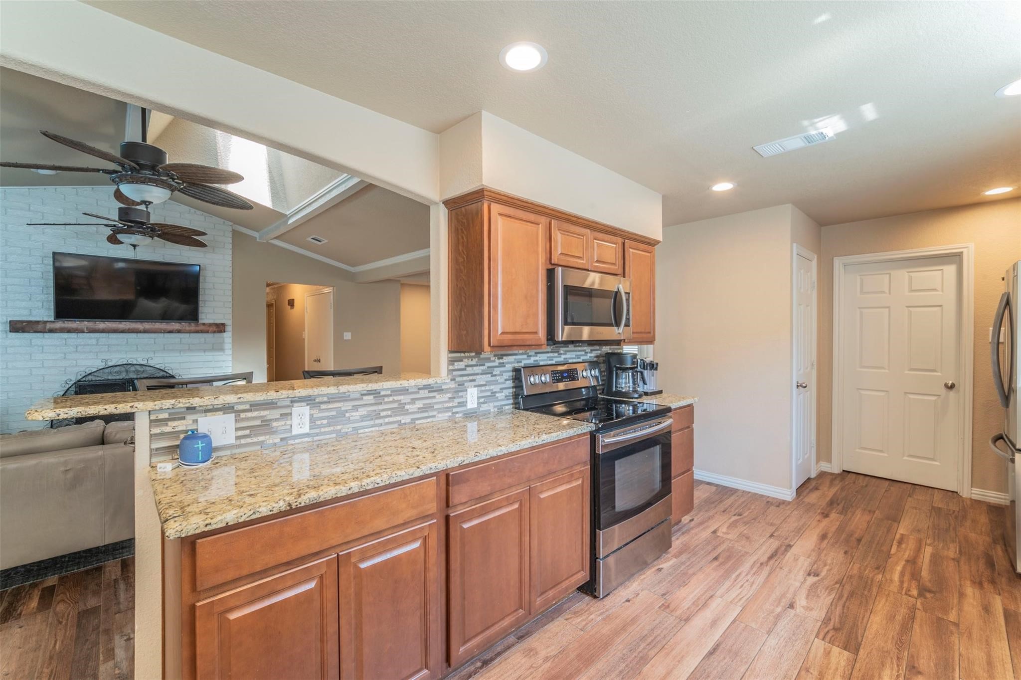 1804 Lincolnshire Drive Bedford TX 76021