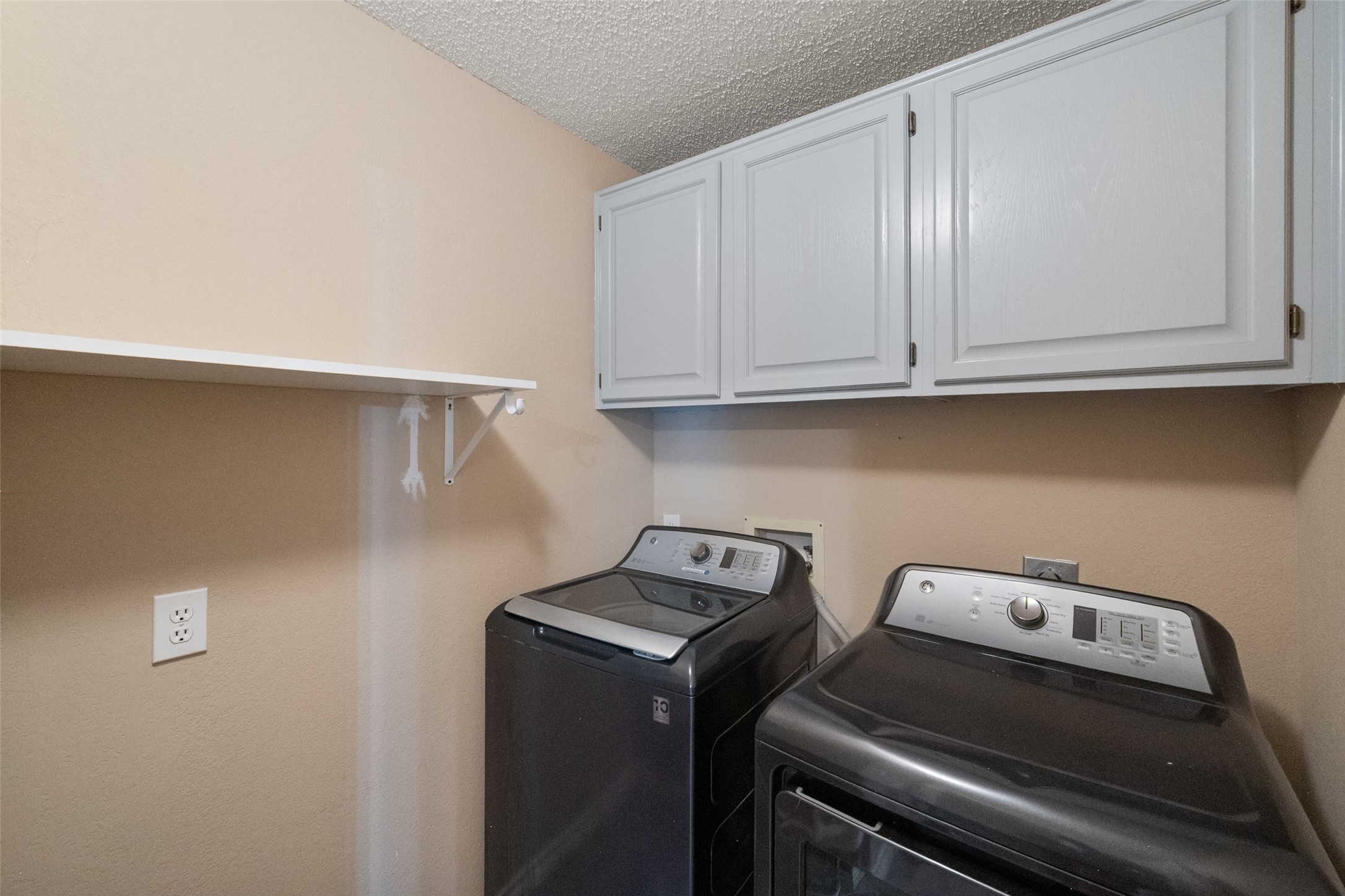 6101 Fox Hunt Drive Arlington TX 76001