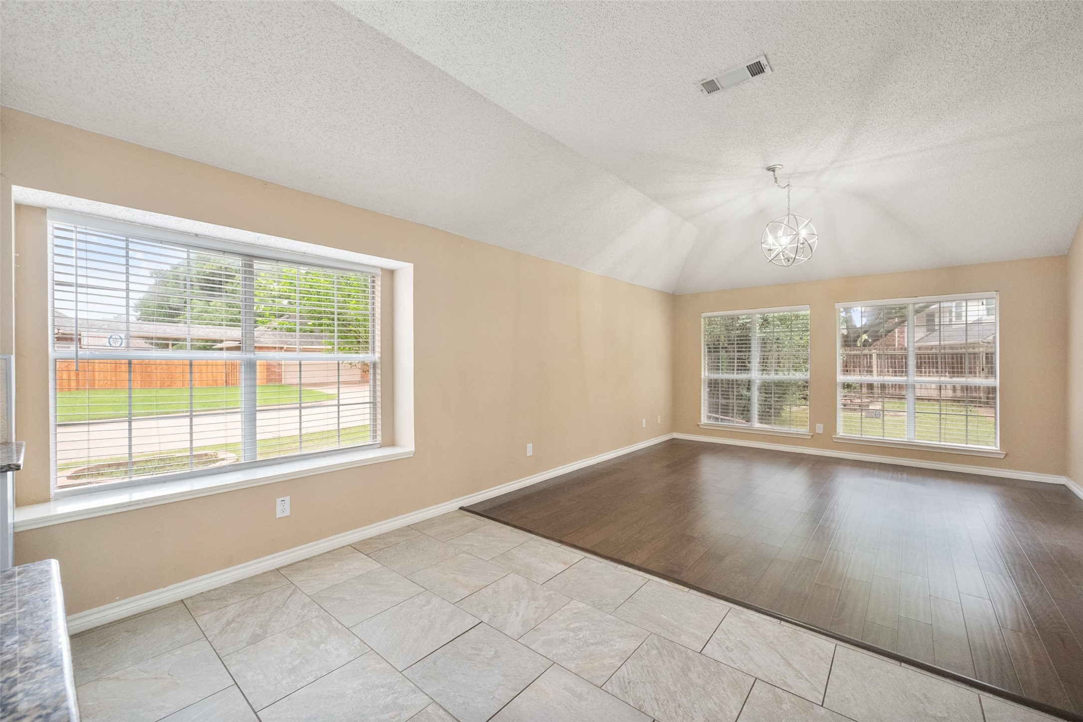 6101 Fox Hunt Drive Arlington TX 76001