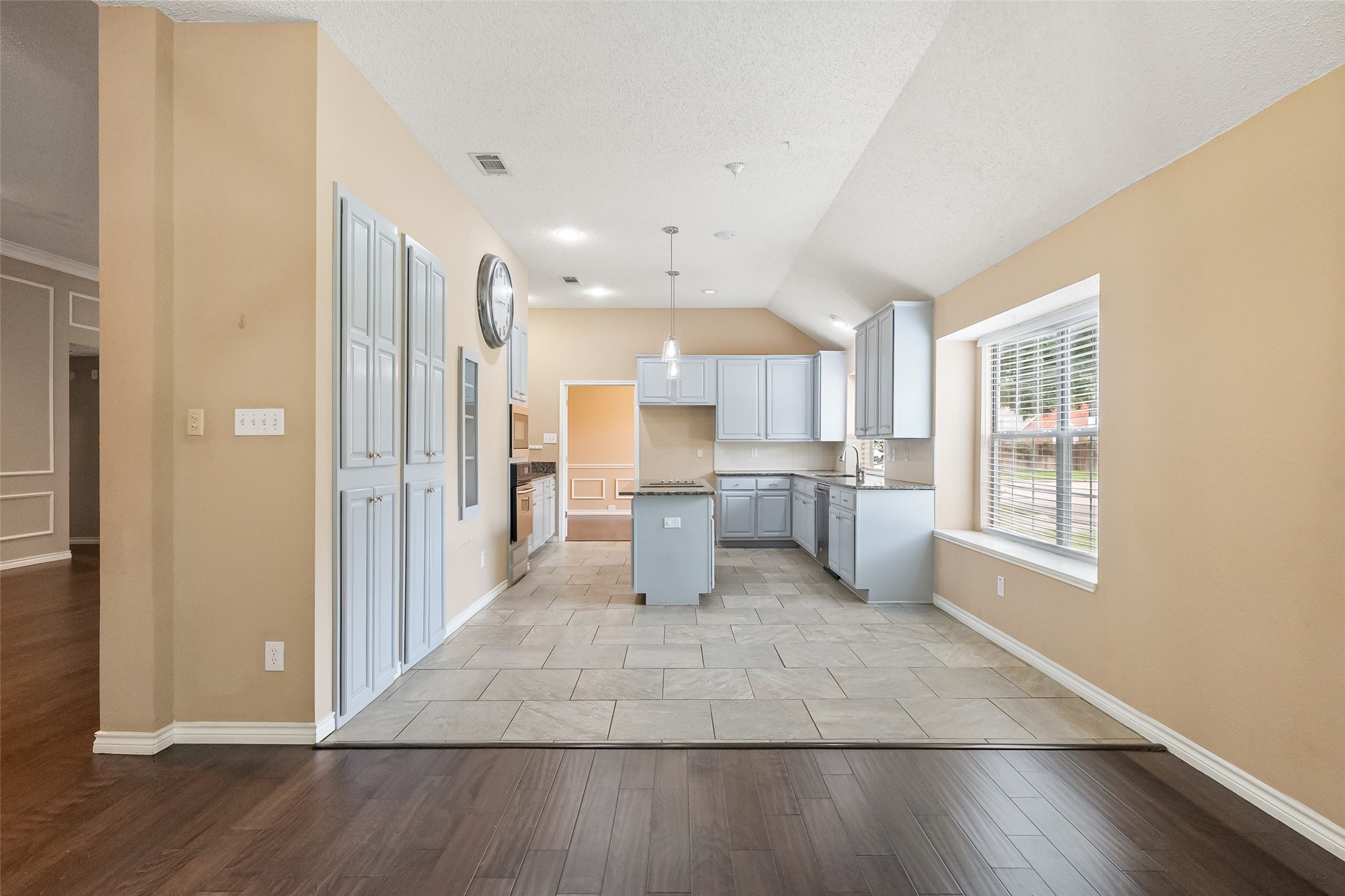 6101 Fox Hunt Drive Arlington TX 76001