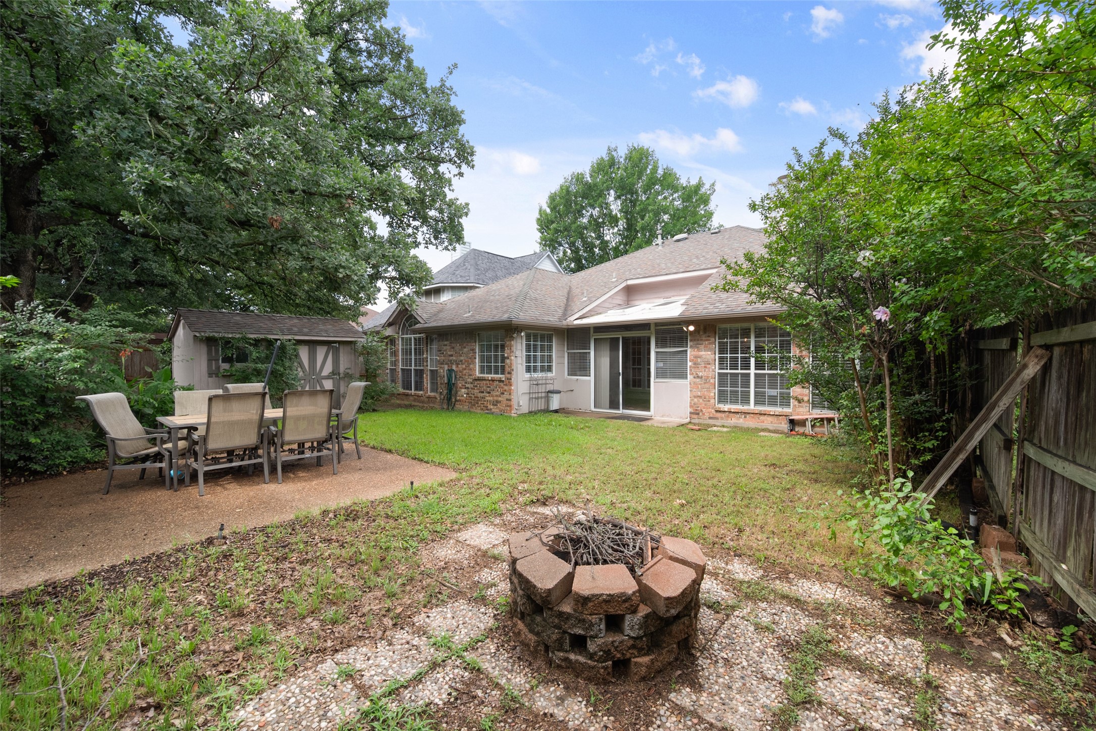 6101 Fox Hunt Drive Arlington TX 76001