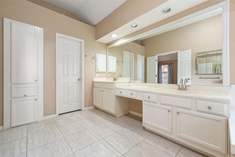 6101 Fox Hunt Drive Arlington TX 76001