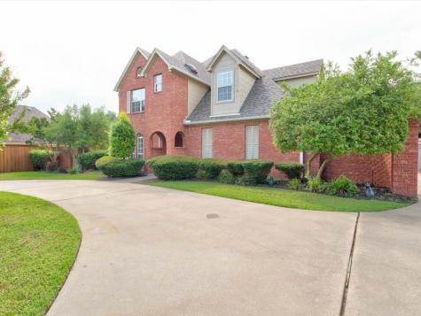 1611 Stonegate Drive Cleburne TX 76033