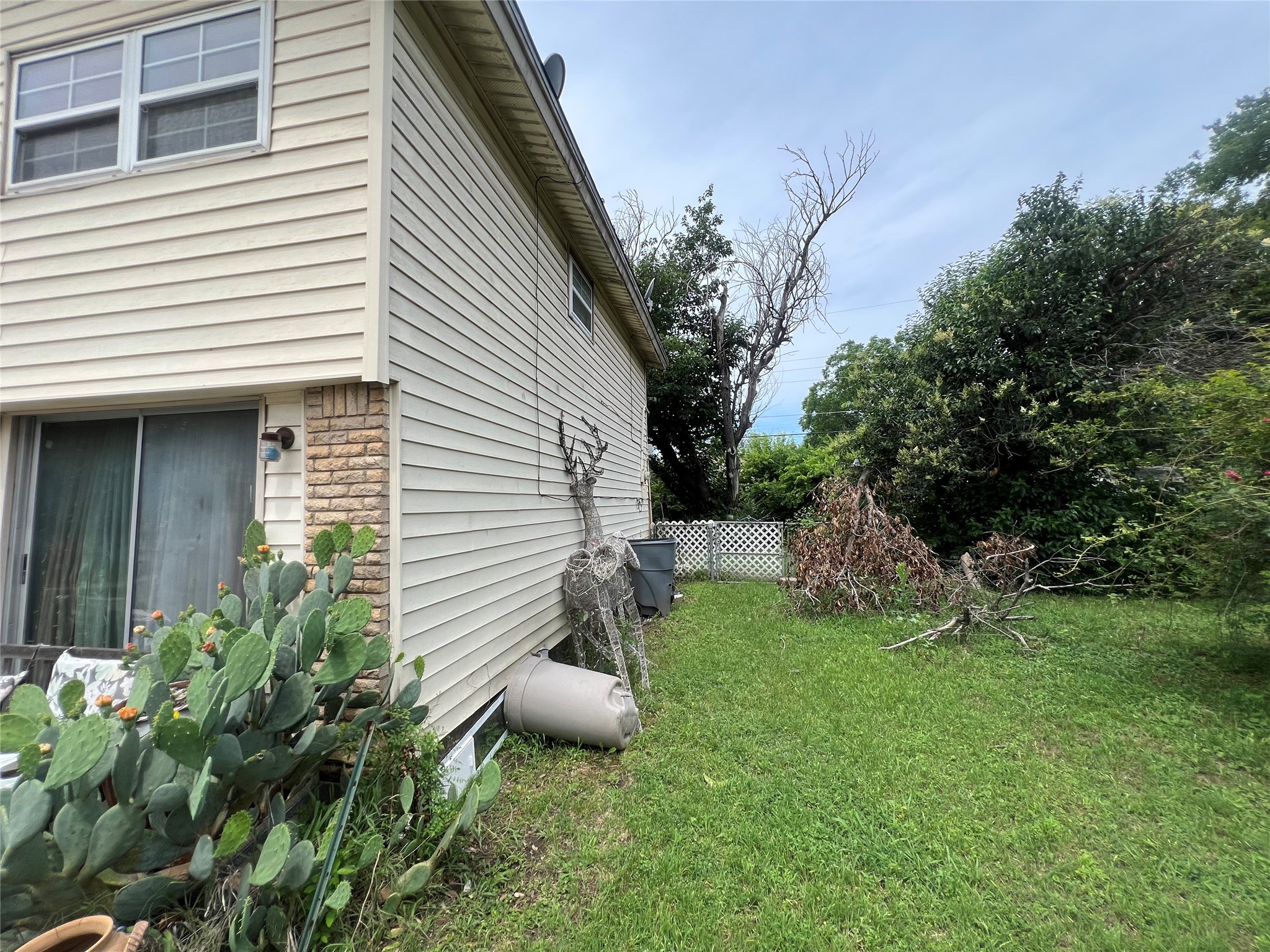 5001 Caroldean Court Haltom City TX 76117