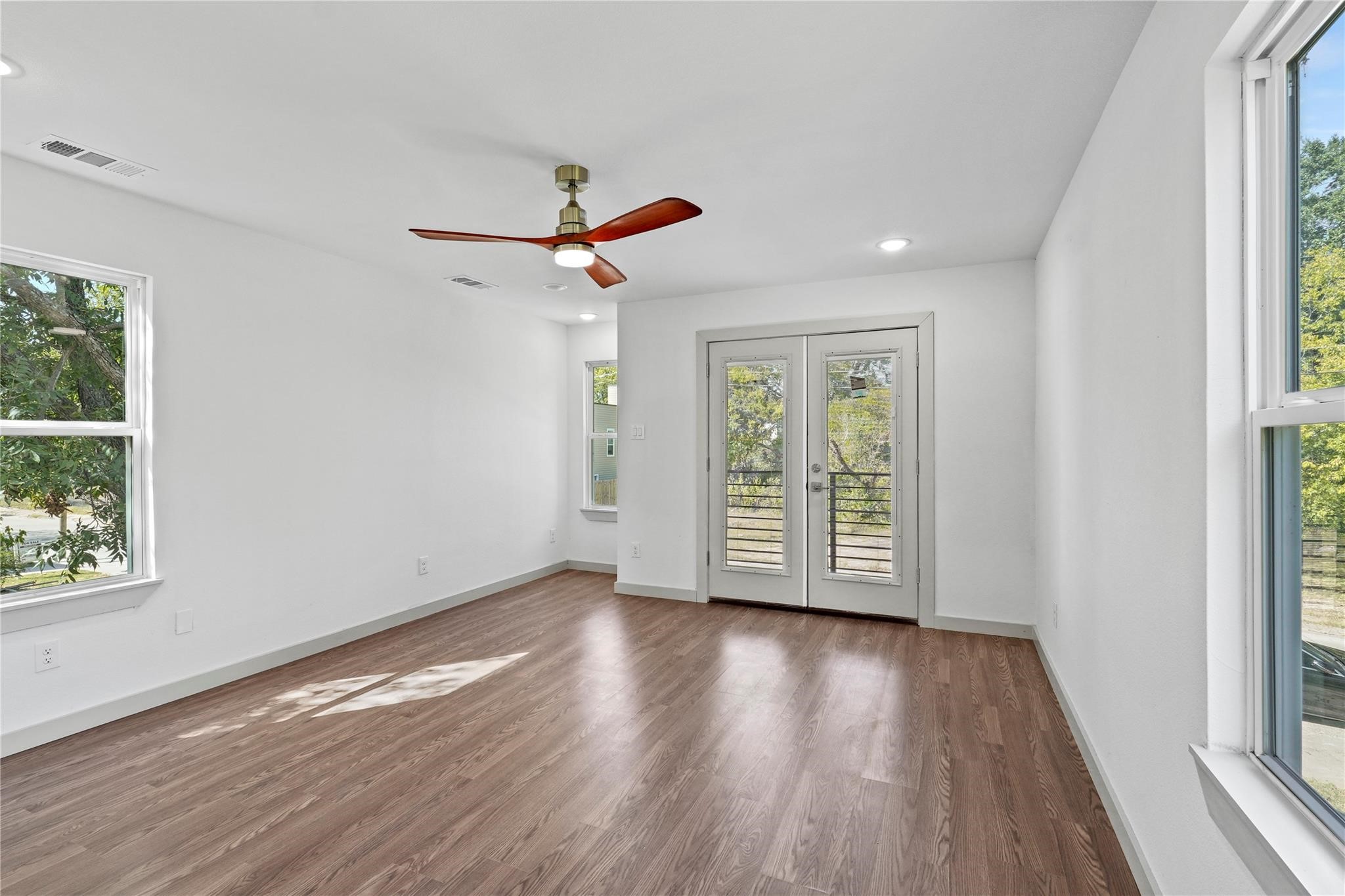 2432 Saint Clair Drive Dallas TX 75215