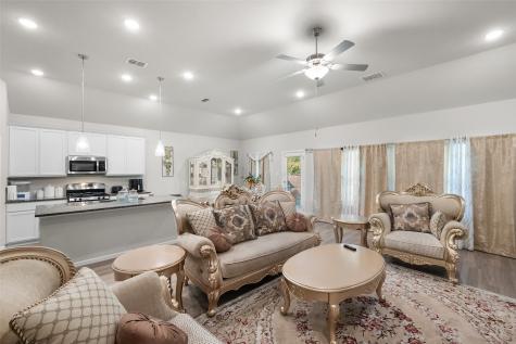 1215 Putnam Street Mansfield TX 76063