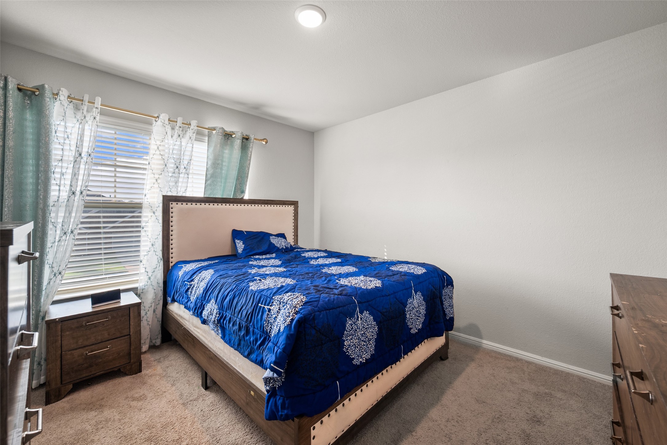 1215 Putnam Street Mansfield TX 76063