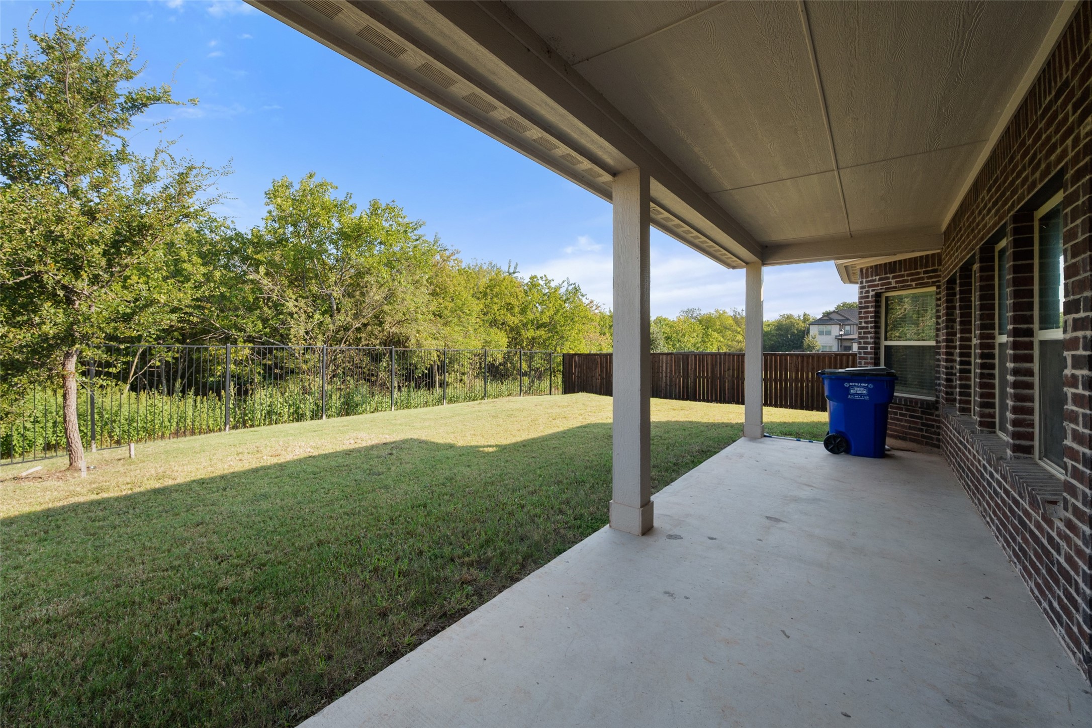 1215 Putnam Street Mansfield TX 76063