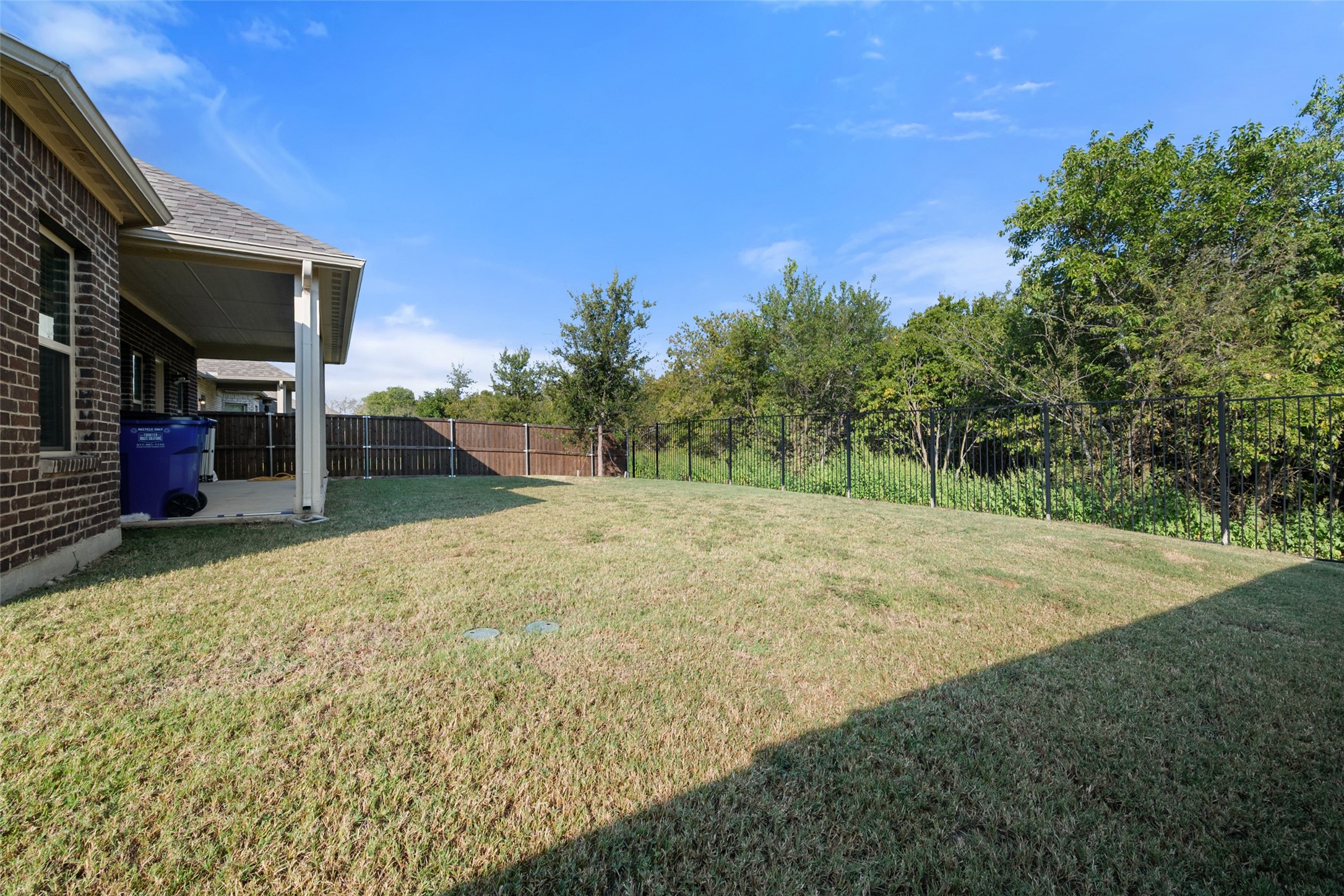 1215 Putnam Street Mansfield TX 76063