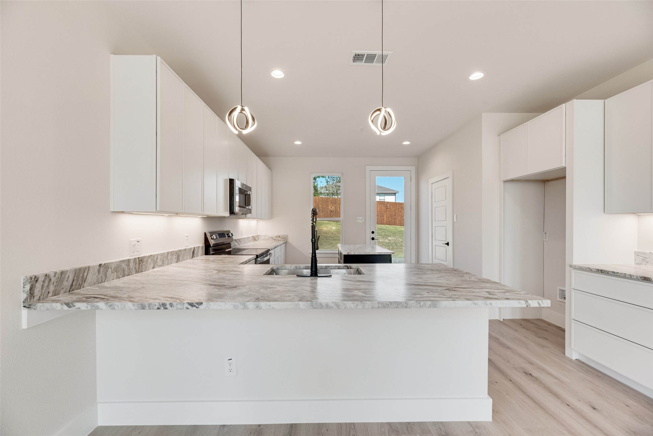 6046 Plum Dale Road Dallas TX 75241