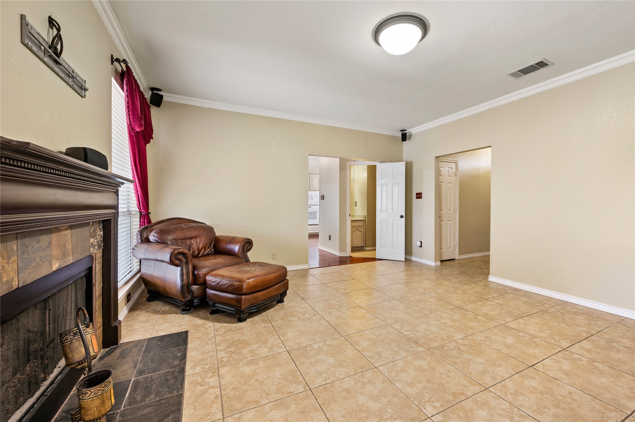 1138 Holly Drive Carrollton TX 75010