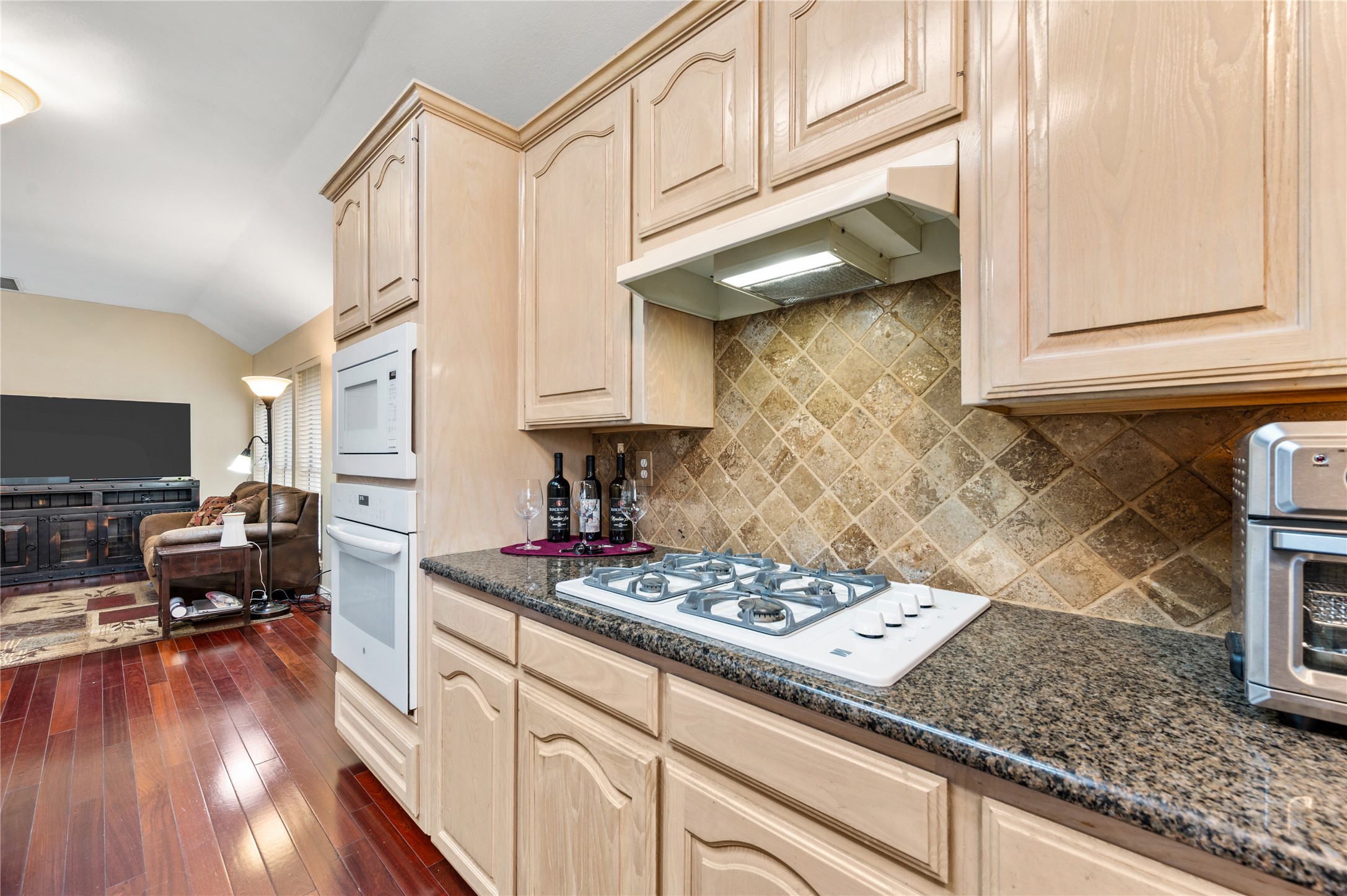 1138 Holly Drive Carrollton TX 75010