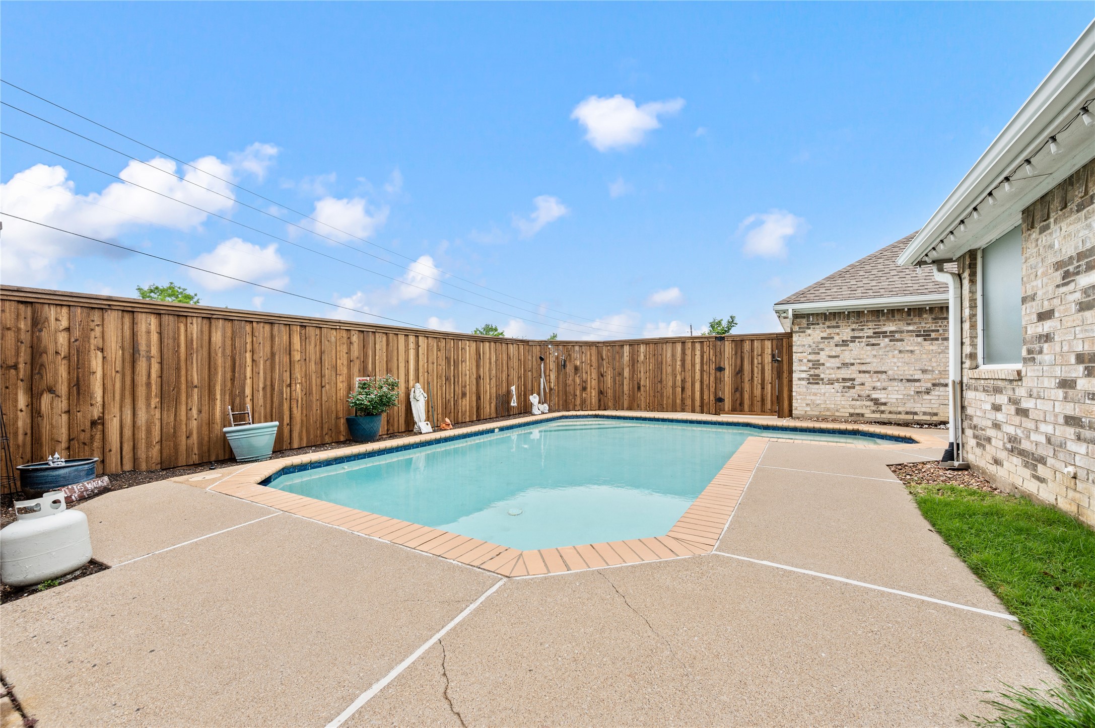 1138 Holly Drive Carrollton TX 75010