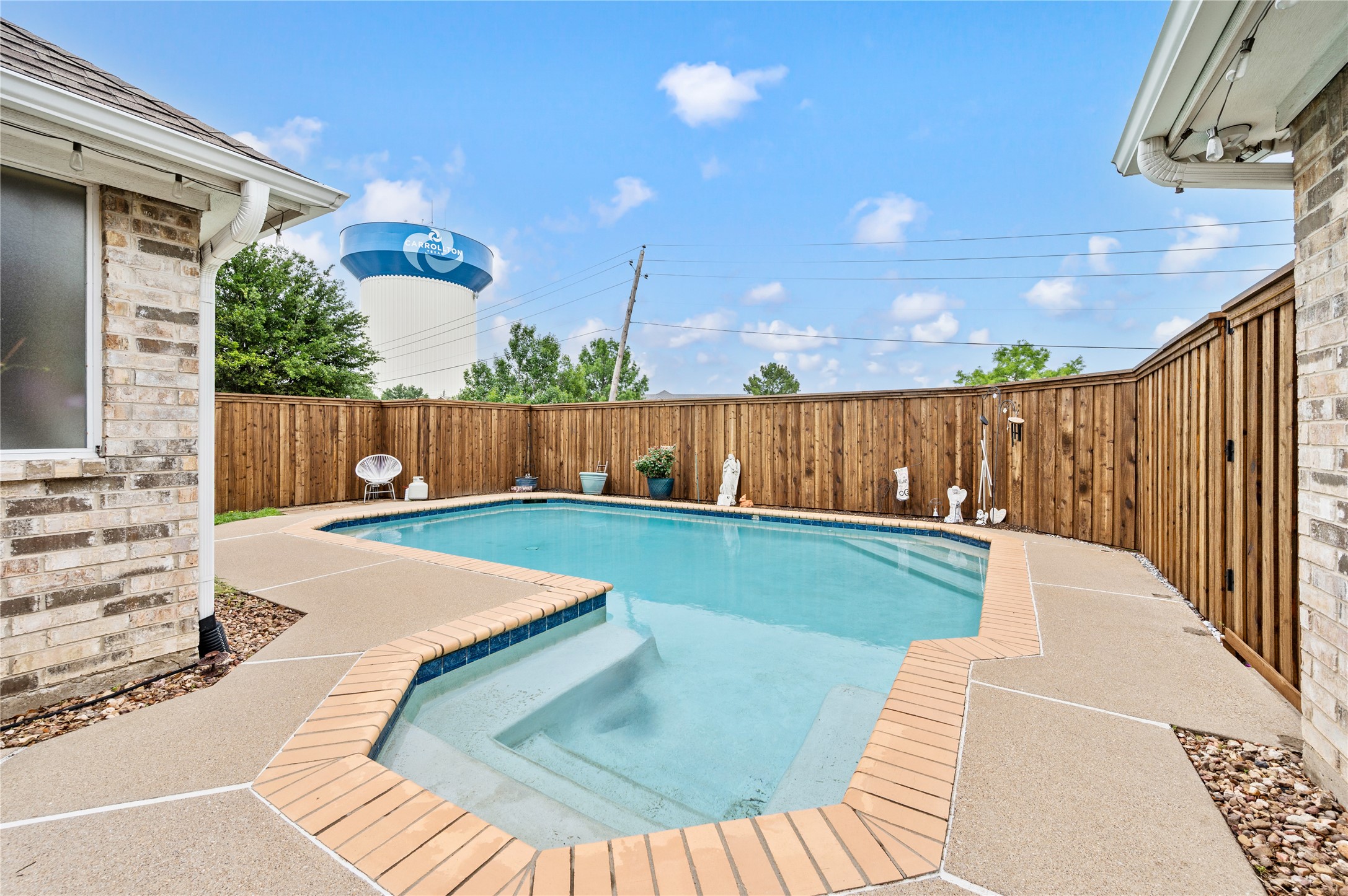 1138 Holly Drive Carrollton TX 75010