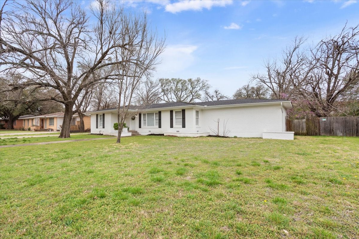 2416 Lake Air Drive Waco TX 76710