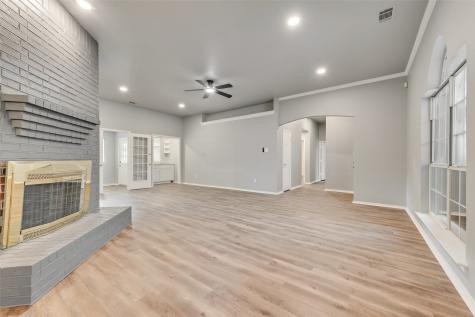 600 N Chattey Road Desoto TX 75115