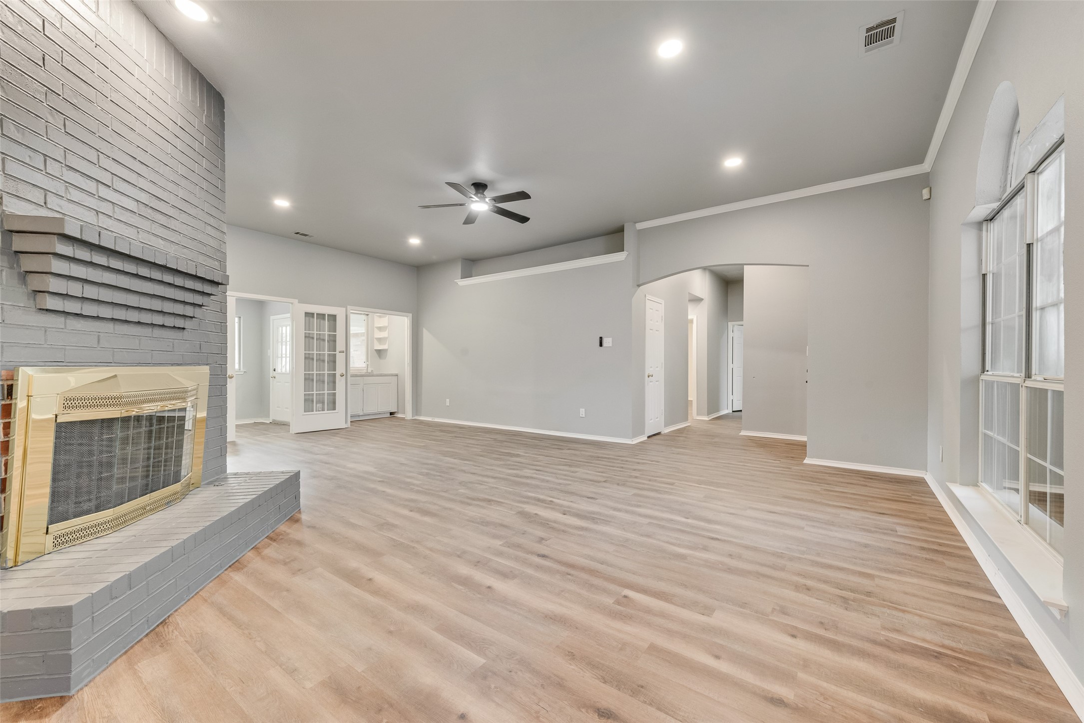 600 N Chattey Road Desoto TX 75115