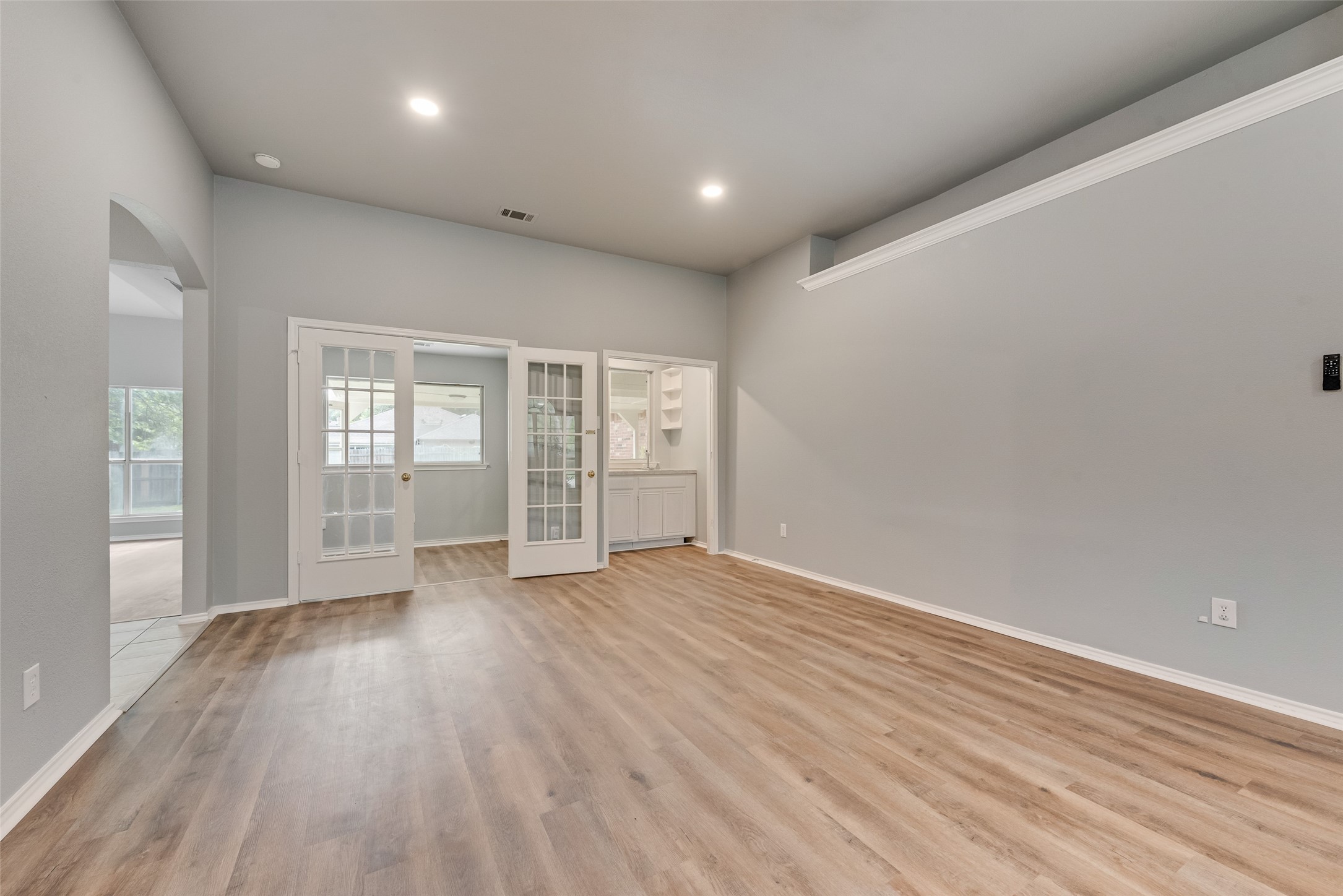 600 N Chattey Road Desoto TX 75115