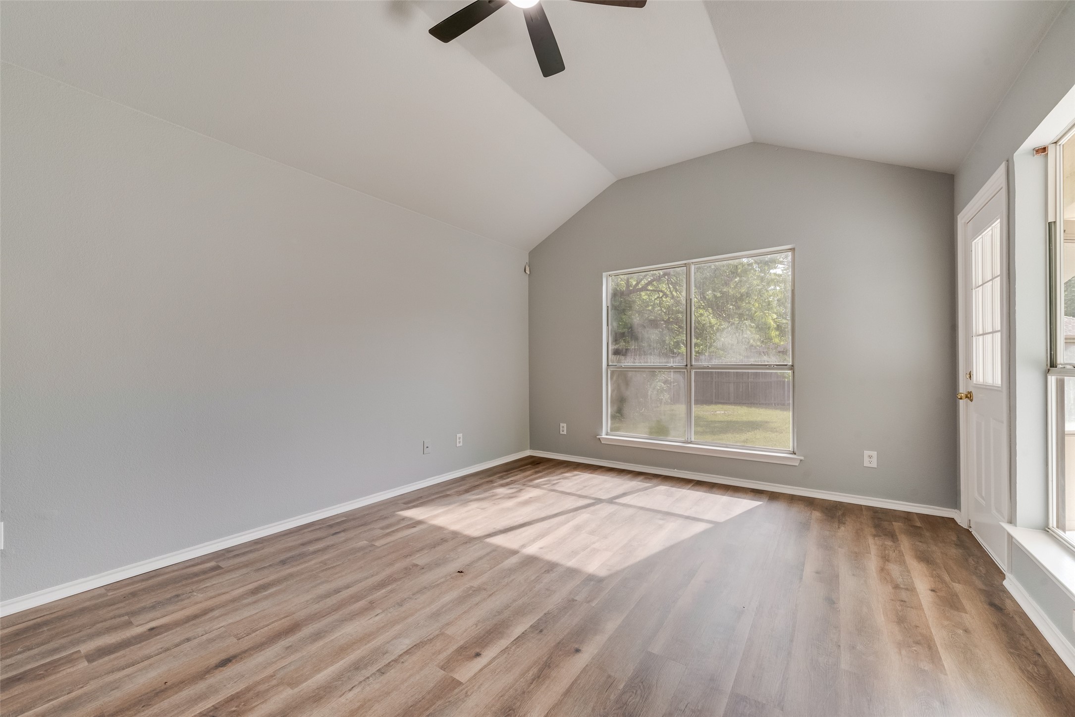600 N Chattey Road Desoto TX 75115