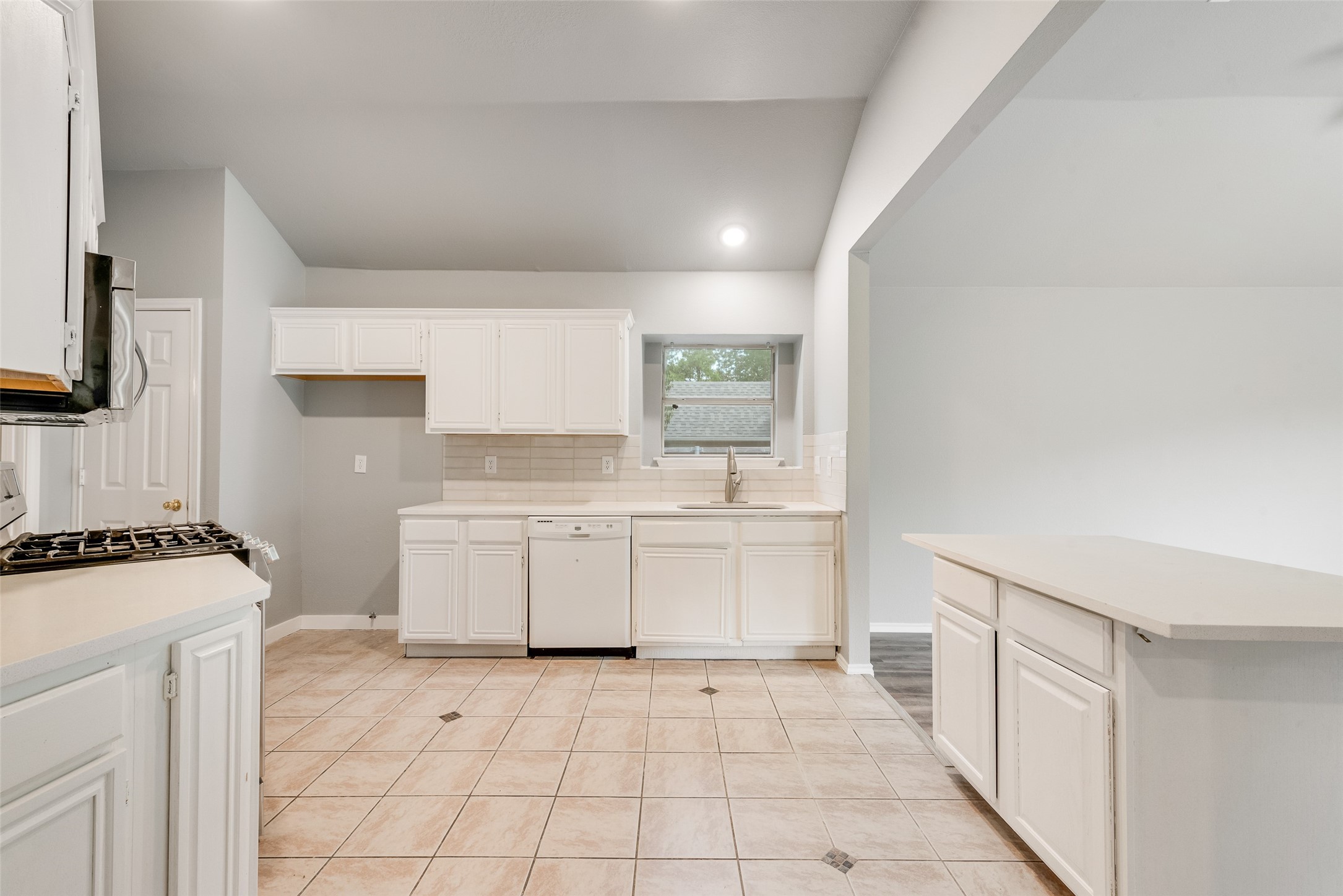 600 N Chattey Road Desoto TX 75115