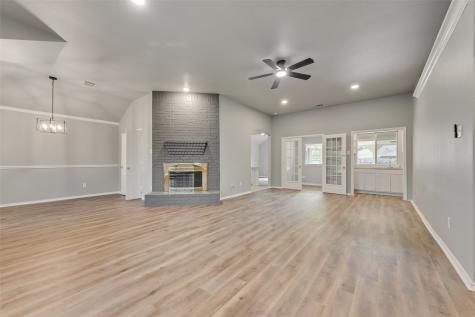 600 N Chattey Road Desoto TX 75115