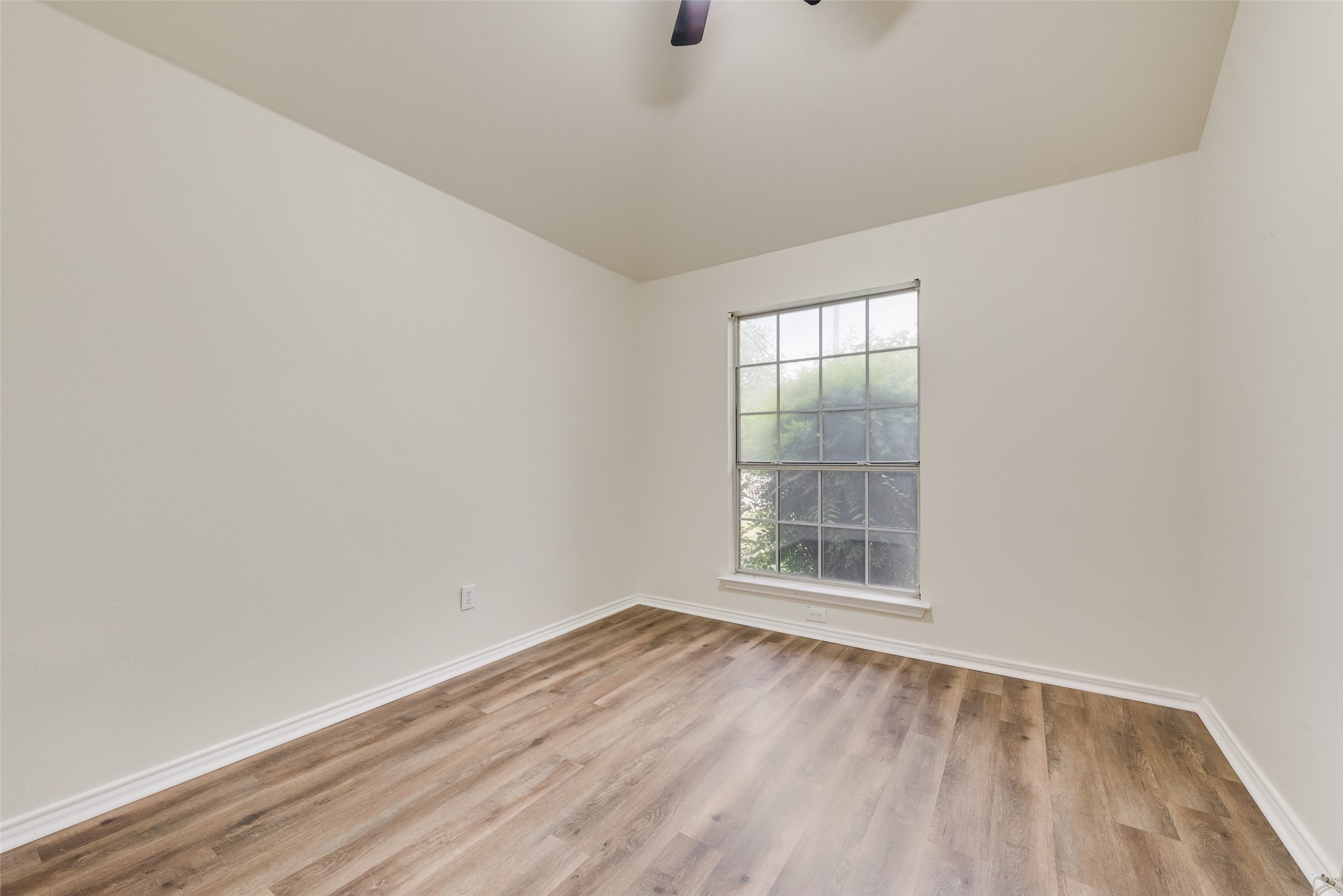 600 N Chattey Road Desoto TX 75115